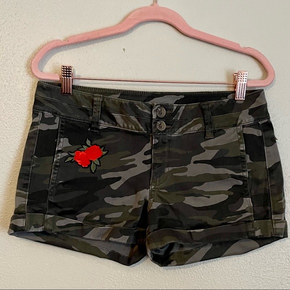 NWOT💥🌹Customized camo shorts never worn - Picture 1 of 5